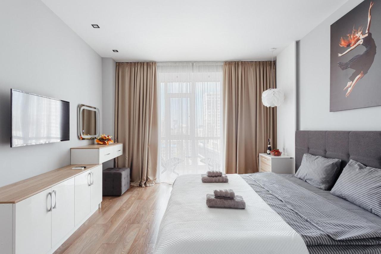 White Apartment In 12 Floor Odessa Dış mekan fotoğraf
