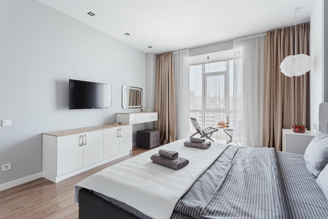 White Apartment In 12 Floor Odessa Dış mekan fotoğraf